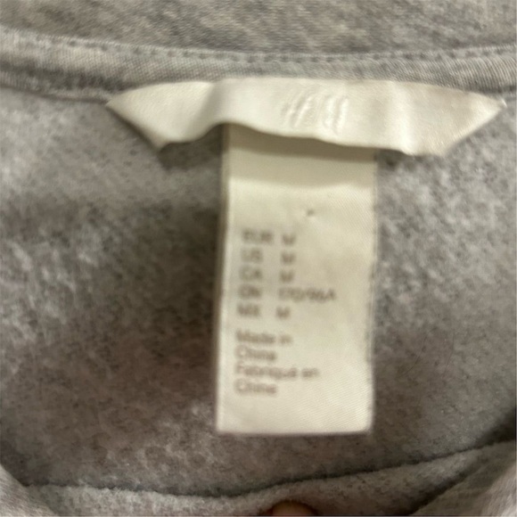 H&M Women's Gray Fringe Long Sleeve Blouse Size M Casual Top - Picture 7 of 10